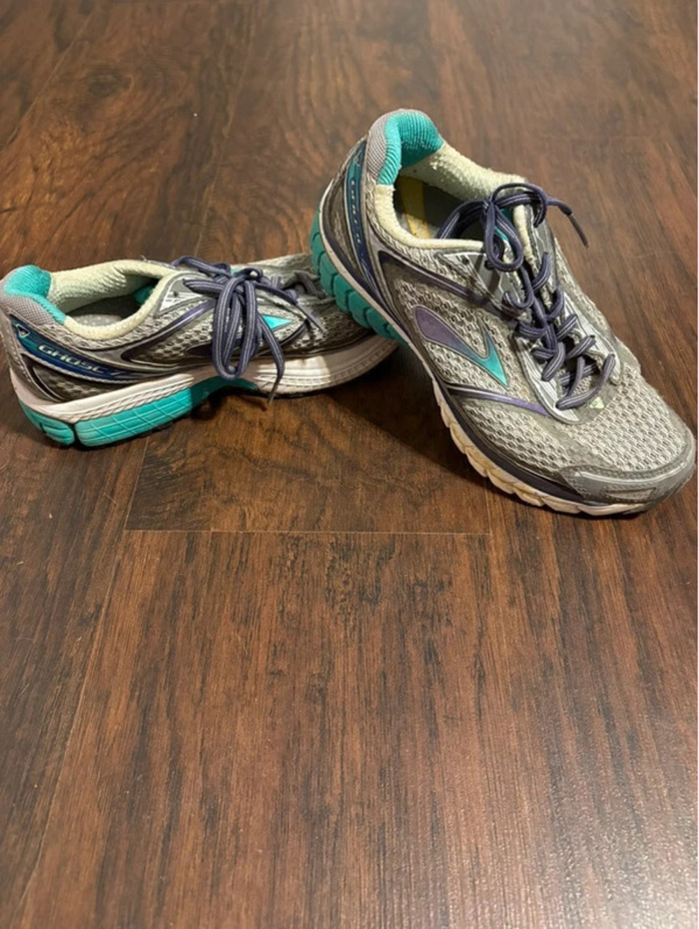 Brooks ghost7 size 8 gray,purple, turquoise [COPY]